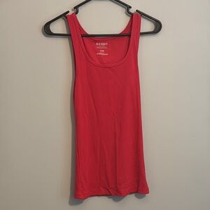 Pink Fitted Tank Top with Sleeveless Design